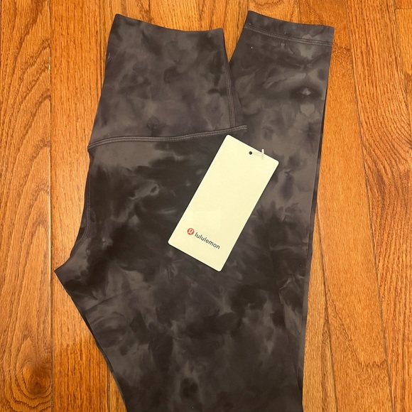 NWT Lululemon diamond dye align size 4, 25” - Picture 5 of 5
